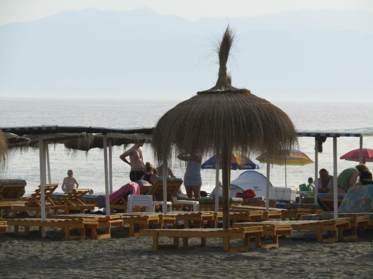 Malaga Paradise Beach Torre de Benagalbon Luaran gambar